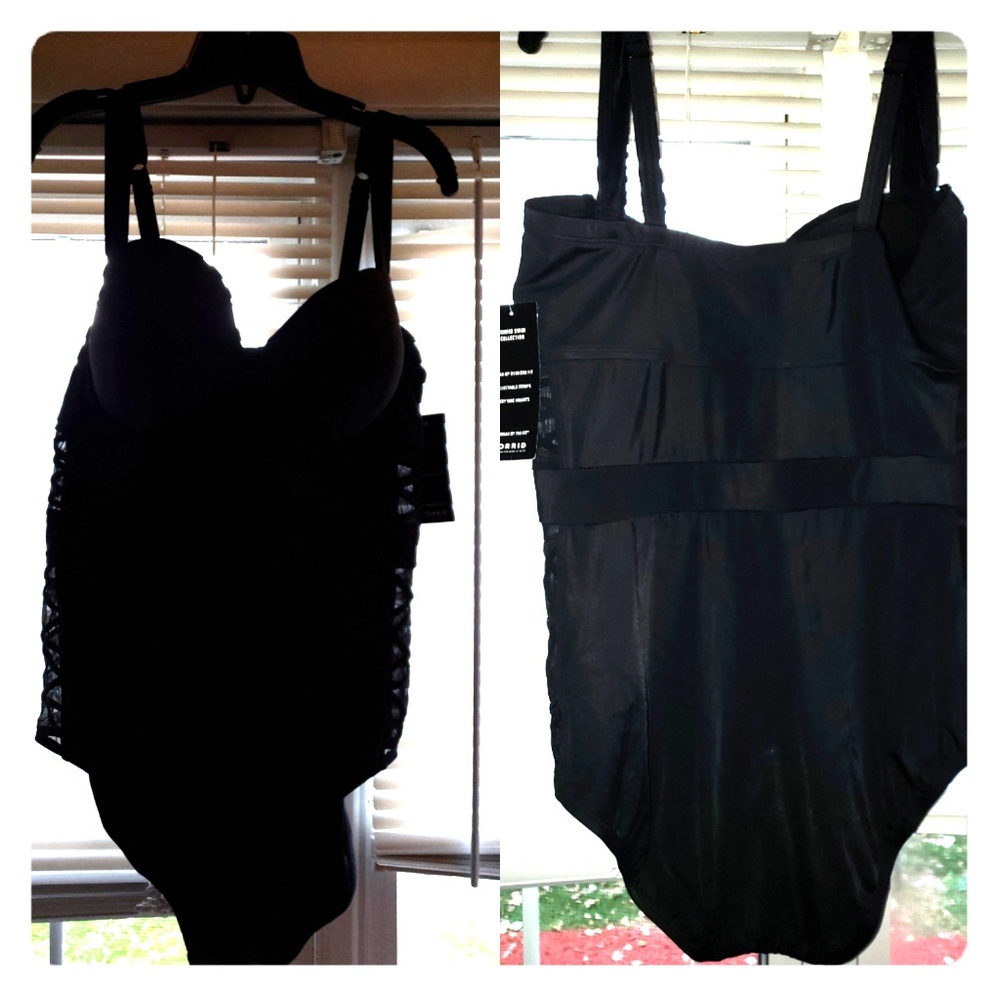 Torrid 1 piece bathing suit
